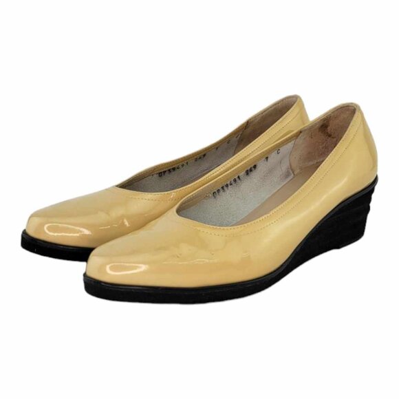 AUTHENTIC SALVATORE FERRAGAMO Stitched Patent Wedge Pumps Sz 7 - Tan / Cream - Picture 8 of 11